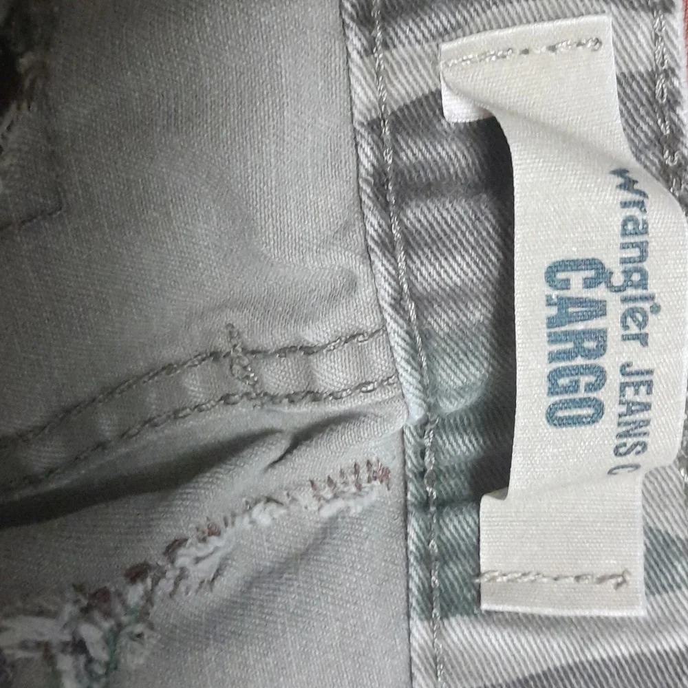 Wrangler Jean company camo cargo pants 36x32 - Picture 1 of 8